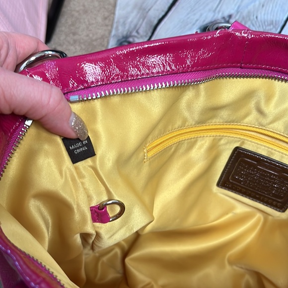 coach poppy daisy liquid glam gloss berry patent leather spotlight shoulder bag - Picture 8 of 13